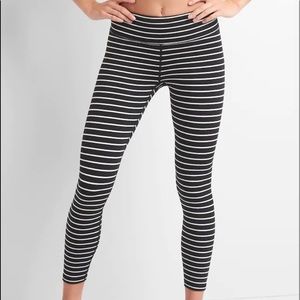 Gap Fit Stripped 7/8 Leggings